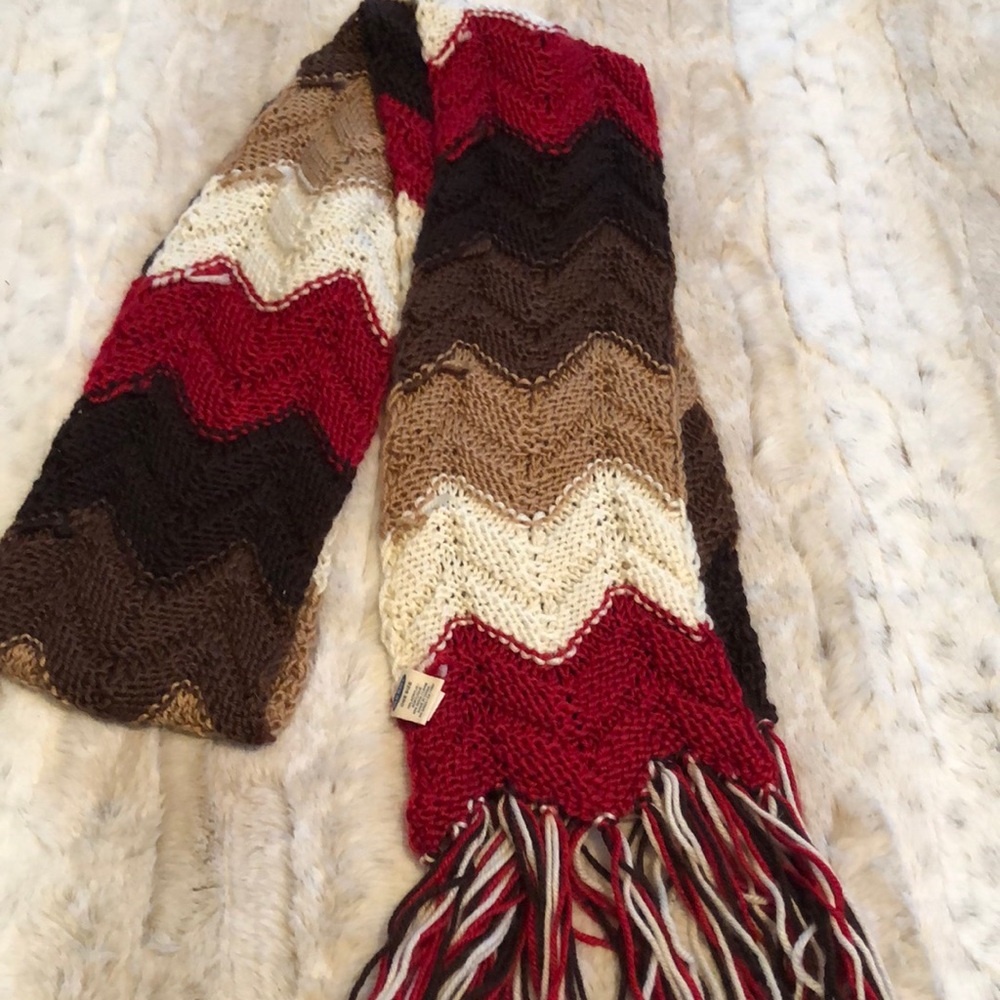Old Navy Scarf 🧣 Red/Brown/Tan/Cream - Picture 4 of 4